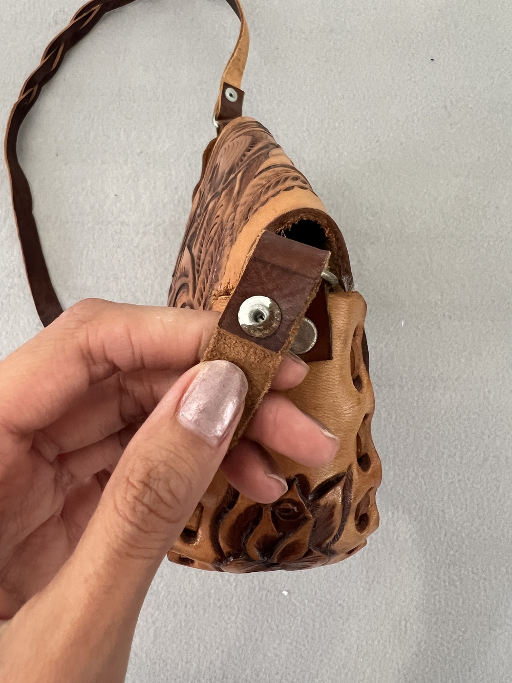 Handtooled Leather Floral Crossbody Bag - Tan - Picture 6 of 9